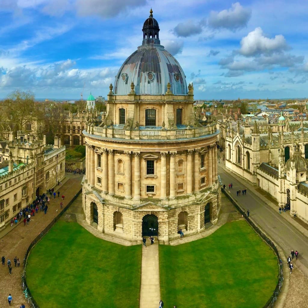 Cotswolds & Oxford: Guided Day Tour from London + Country Pub Lunch