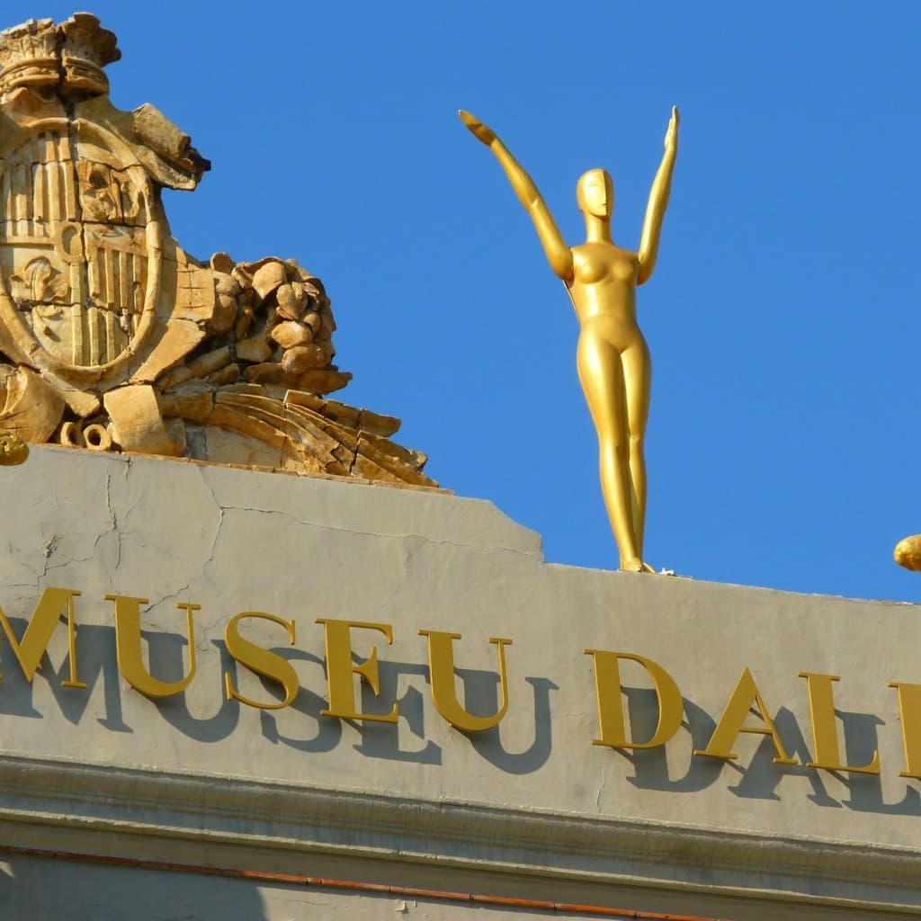 Dalí Theatre-Museum & Figueres: Entry Ticket + Guided Tour