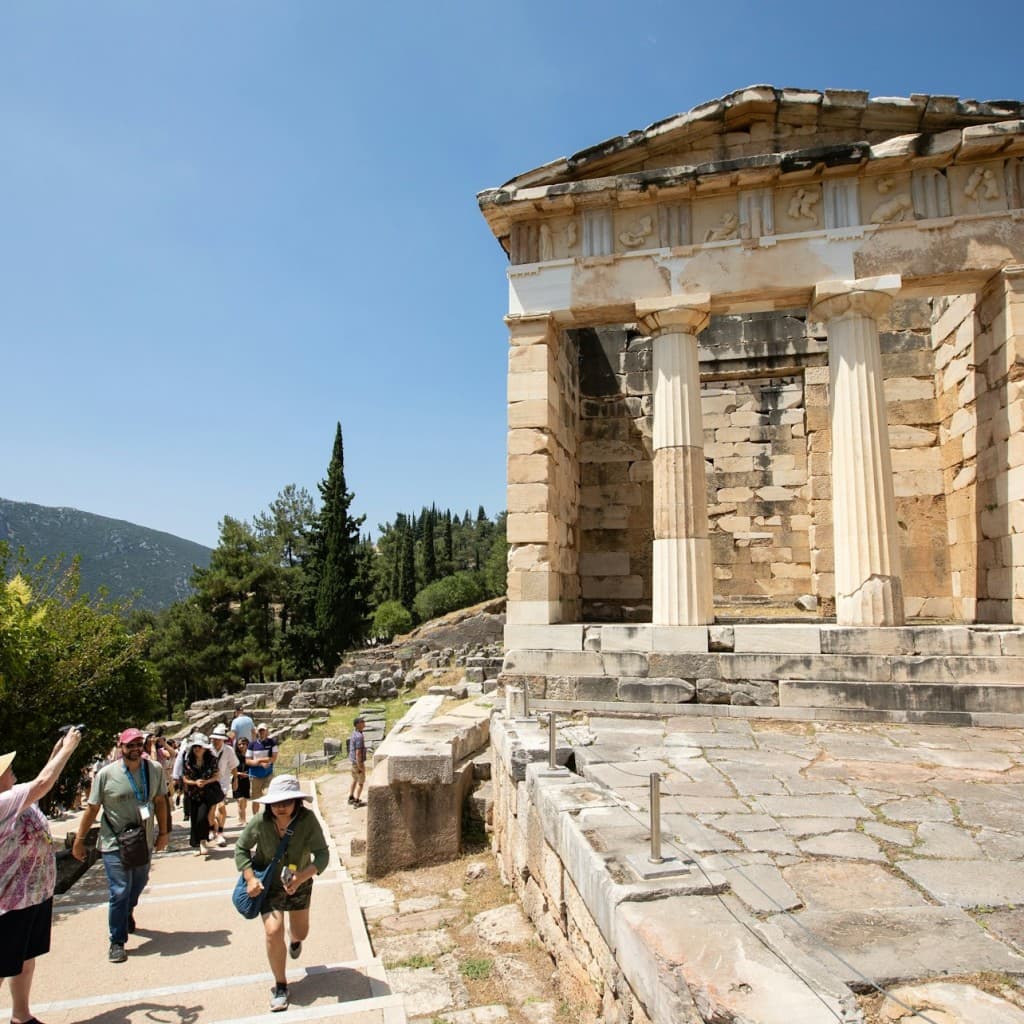Delphi: Day Tour from Athens + Arachova Village
