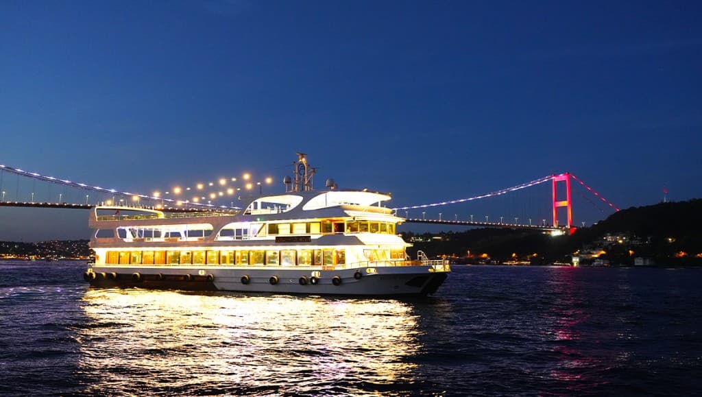 Dinner Cruise & Show w/ Private Table (No Alcohol)