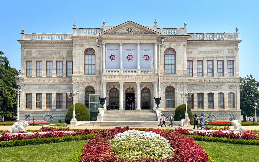 Dolmabahçe Palace & Harem Skip-the-Line Tickets with Audio Guide (Combo: Dolmabahçe Palace + Bosphorus Cruise Tickets)