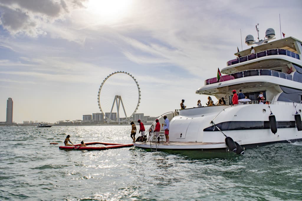 Dubai Marina Luxury Super Yacht Cruise (Dubai Marina Luxury Super Yacht - Sundowner Cruise)