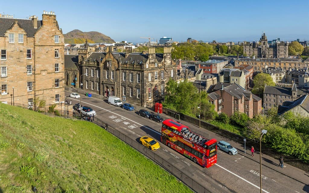 Edinburgh: Royal Attractions Tickets + 48-Hour Hop-On Hop-Off Bus Tour (Royal Edinburgh Ticket)