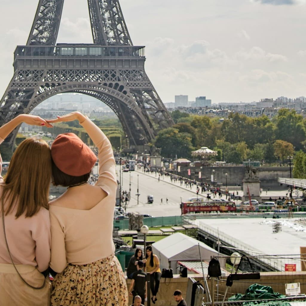Eiffel Tower: 2nd Floor Access + Surroundings Guided Tour - Summit