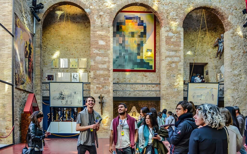 From Barcelona: Girona & Figueres Day Trip with Dalí Theatre-Museum Tickets (Dali Museum and Girona Guided Tour)