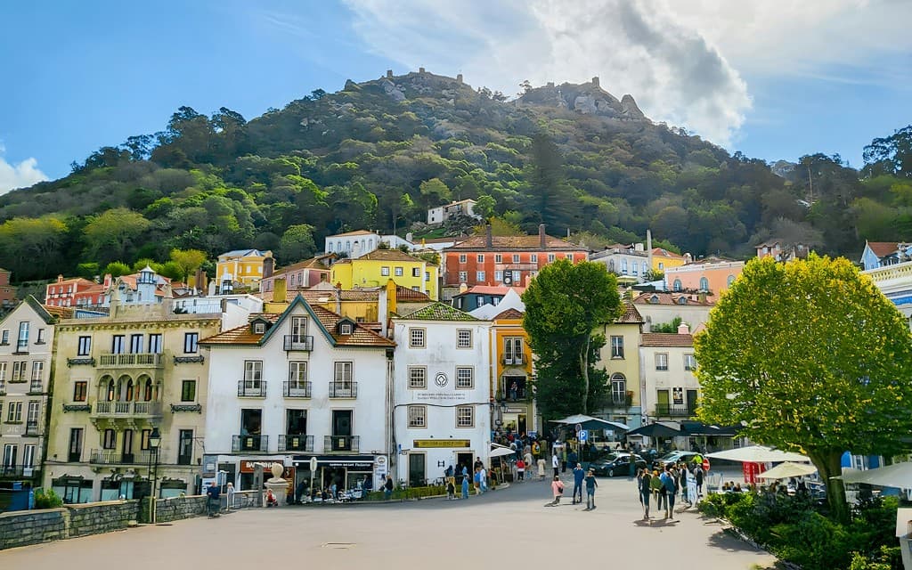 From Lisbon: Sintra, Pena Palace & Quinta da Regaleira Full-Day Trip (Portuguese Day Tour (No Entry Tickets))