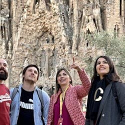 Go With A Local: Skip The Line Sagrada Familia Tour in Spanish
