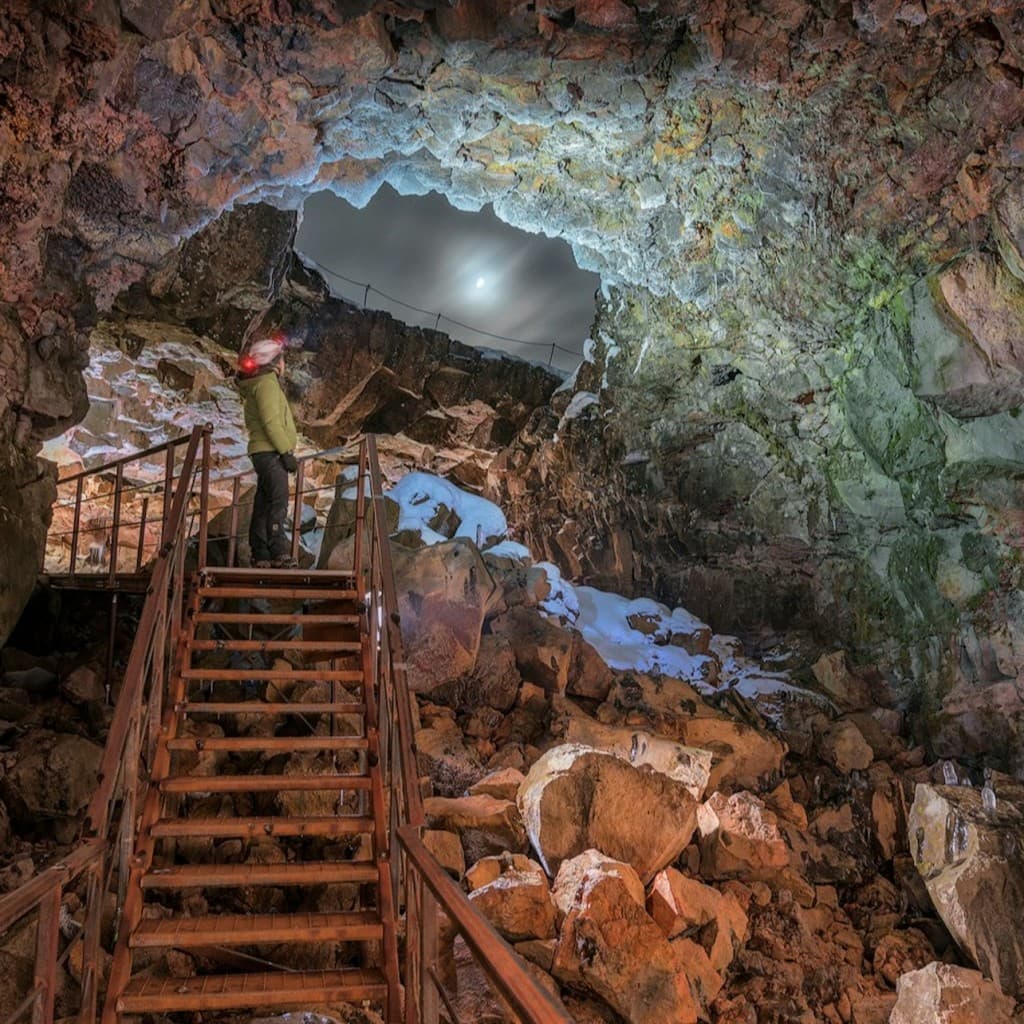 Golden Circle & Lava Tunnel: Day Tour from Reykjavik