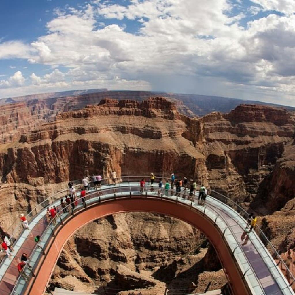 Grand Canyon West & Hoover Dam: Guided Tour from Las Vegas + Optional Skywalk