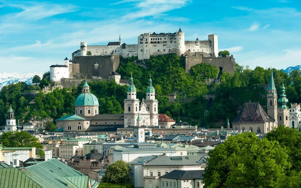Guided Tour of Salzburg, St. Wolfgang & Salzkammergut (English Guide)