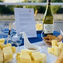 Hamburg: Harbor Cruise + Cheese & Wine