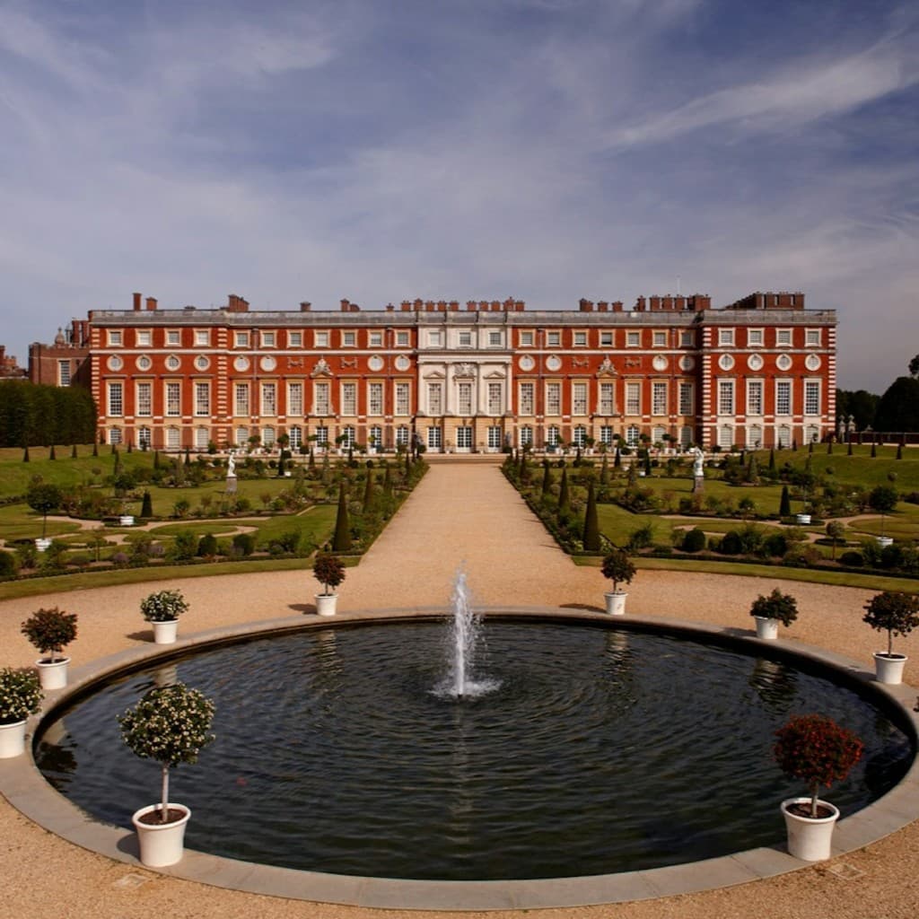 Hampton Court Palace, Gardens & Maze: Entry Ticket + Audio Guide