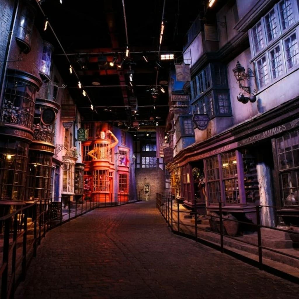 Harry Potter Warner Bros. Studio London: Entry + Roundtrip Transport