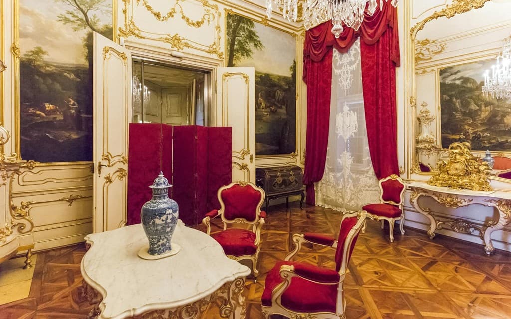 Schönbrunn Palace & Gardens Skip-the-Line Guided Tour (Schönbrunn Palace & Gardens Skip-the-Line Guided Tour in Italian)