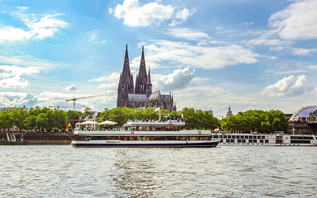 Cologne City Rhine River Sightseeing Cruise (1.5-Hour Skyline Tour)