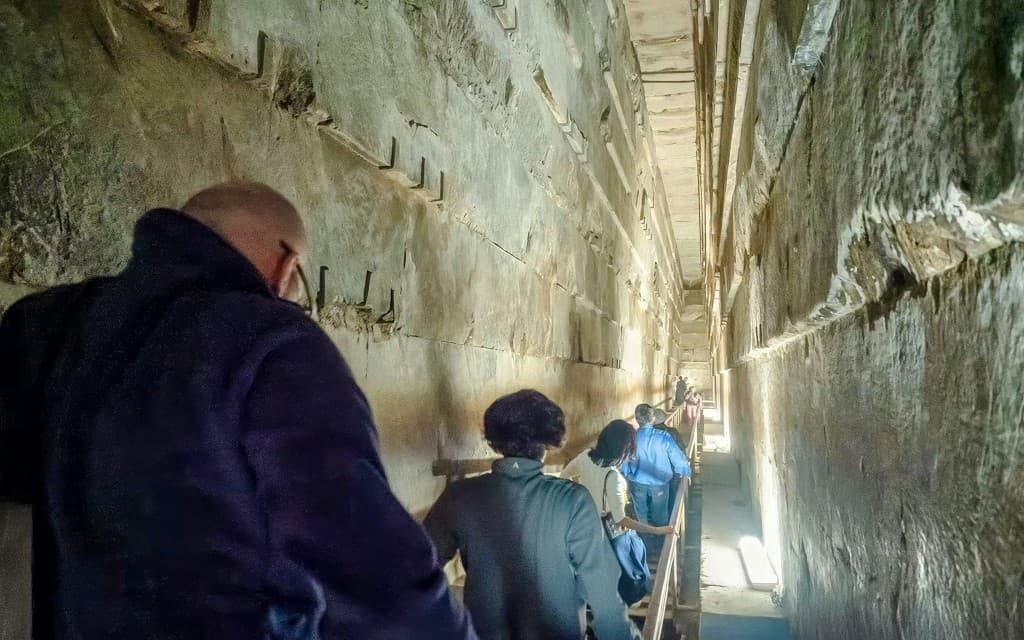 From Hurghada by Flight: Full-Day Cairo Tour with Grand Egyptian Museum & Pyramids of Giza (Small Group Tour: Pyramid of Giza Complex + Grand Egyptian Museum + Inside The Pyramid Experience)