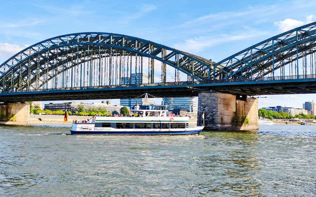 Cologne City Rhine River Skyline Cruise (1.5-Hour Skyline Tour)