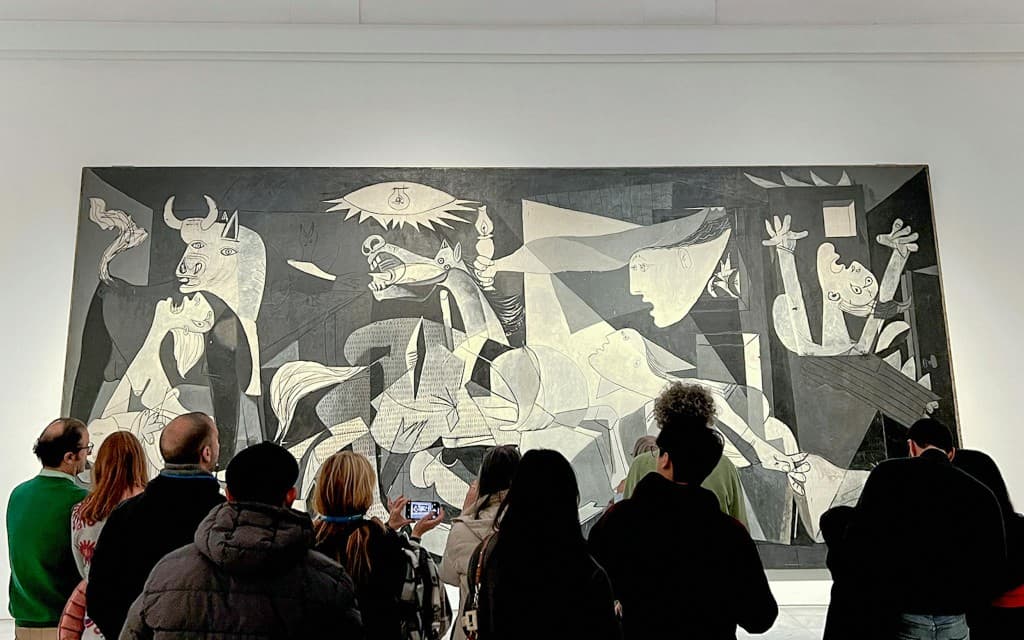 Reina Sofia Museum Tickets (Art Walk Pass)