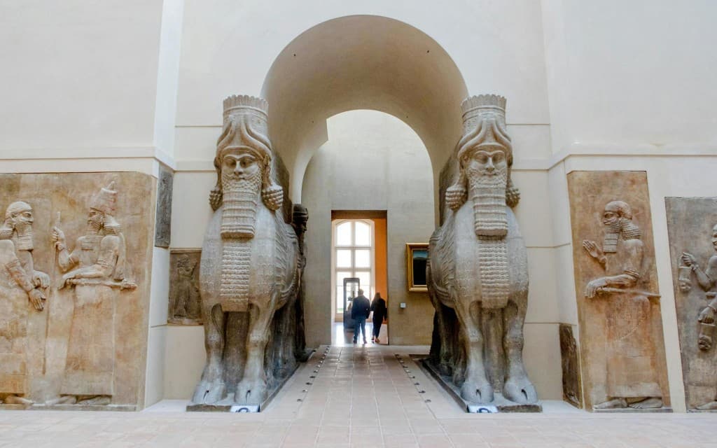 Louvre Museum Skip the Line Small Group Guided Tour (Semi-Private Guided Tour)