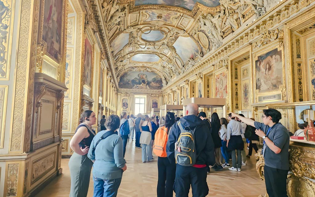 Louvre Museum Skip the Line Small Group Guided Tour (Semi-Private Guided Tour)