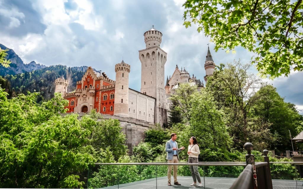 From Munich: Neuschwanstein & Linderhof Castles Full-Day Guided Tour (From Munich: Guided Tour without Entry Tickets)