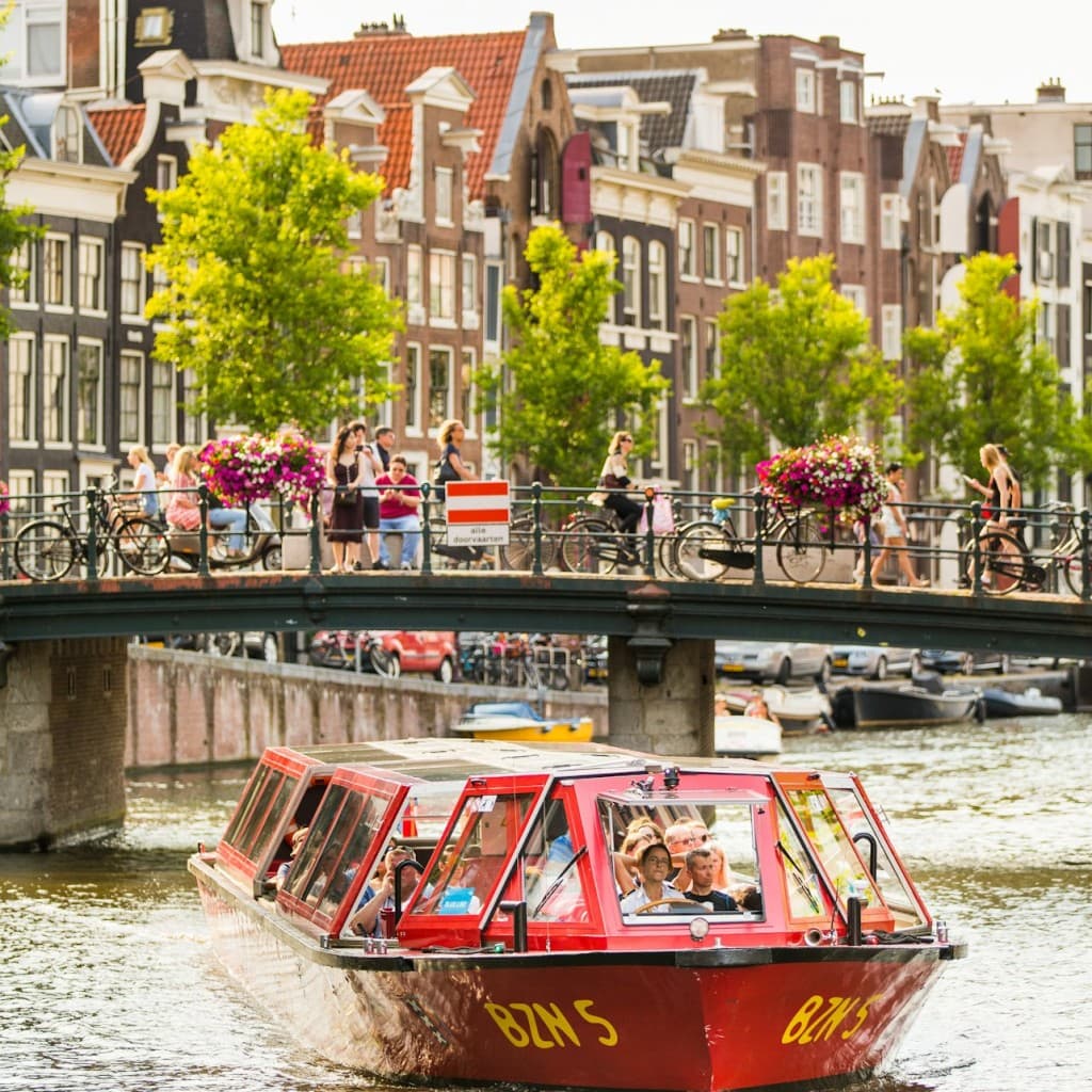 Hop-on Hop-off Boat Amsterdam - 24-Hour Ticket