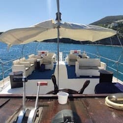 Ischia: Daily Boat Trip with Lunch & Drinks