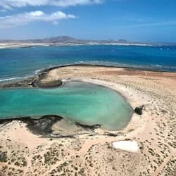 Isla de Lobos: Catamaran Sailing Tour + Lunch & Drinks