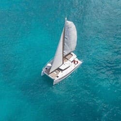 Isla de Lobos: Luxury Catamaran Cruise + Lunch + Drinks