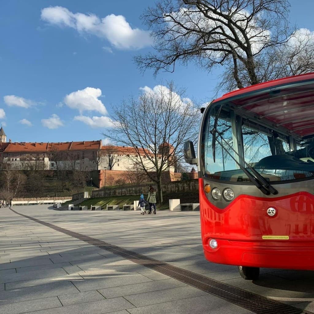 Krakow: City Sightseeing Tour by Electric Golf Cart + Audio Guide + Transfers