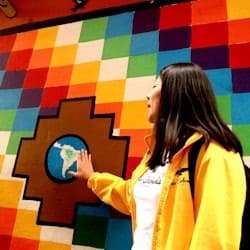 La Candelaria Bogotá: Guided Graffiti Tour + Drinks