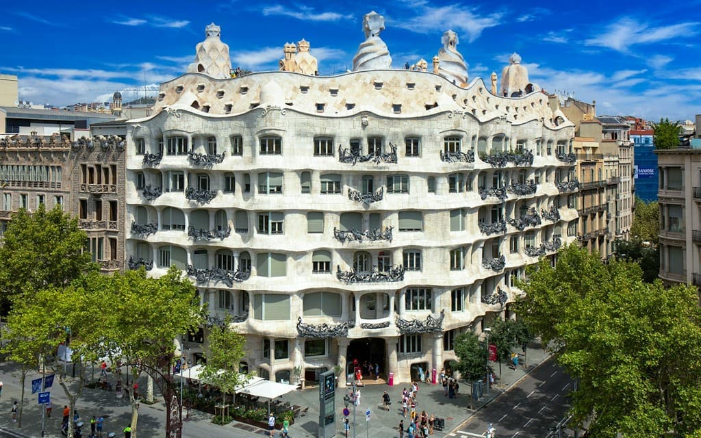 La Pedrera-Casa Milà Skip-the-Line Tickets with Audio Guide (Skip-the-Line Tickets with Audio Guide)