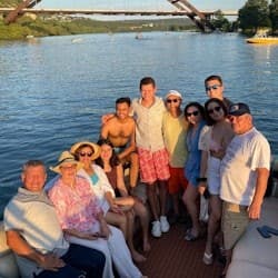 Lake Austin: 2-Hr Scenic Boat Cruise BYOB