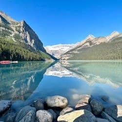 Lake Louise: Private Transfer from Calgary or Calgary International Airport