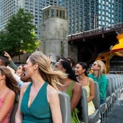 Lake Michigan & Chicago River: 75 Minute Speedboat Cruise