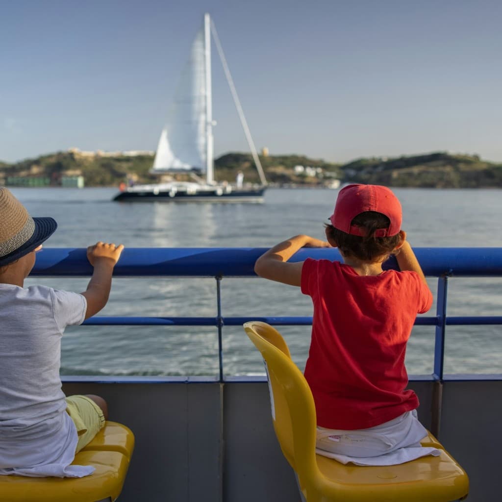 Lisbon: 1-Hour Express River Cruise by Lisboat - 48-Hours Hop-on-Hop-off