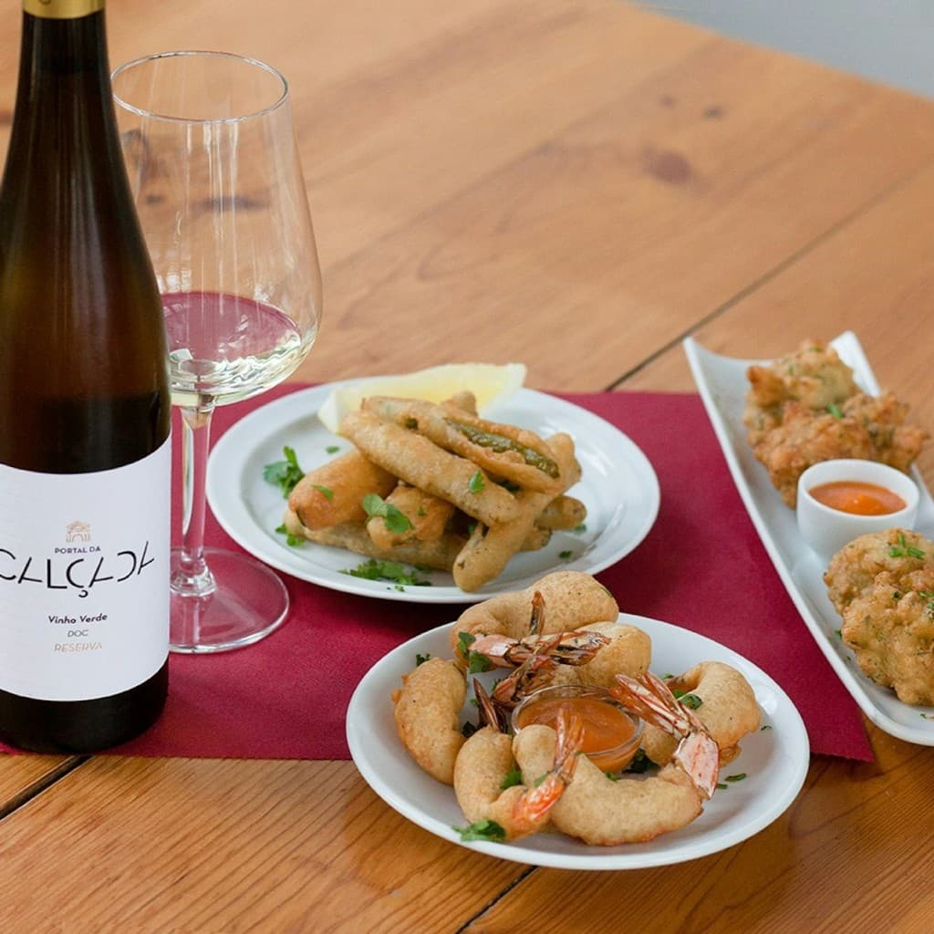 Lisbon: Guided Food Tour + Fado Show