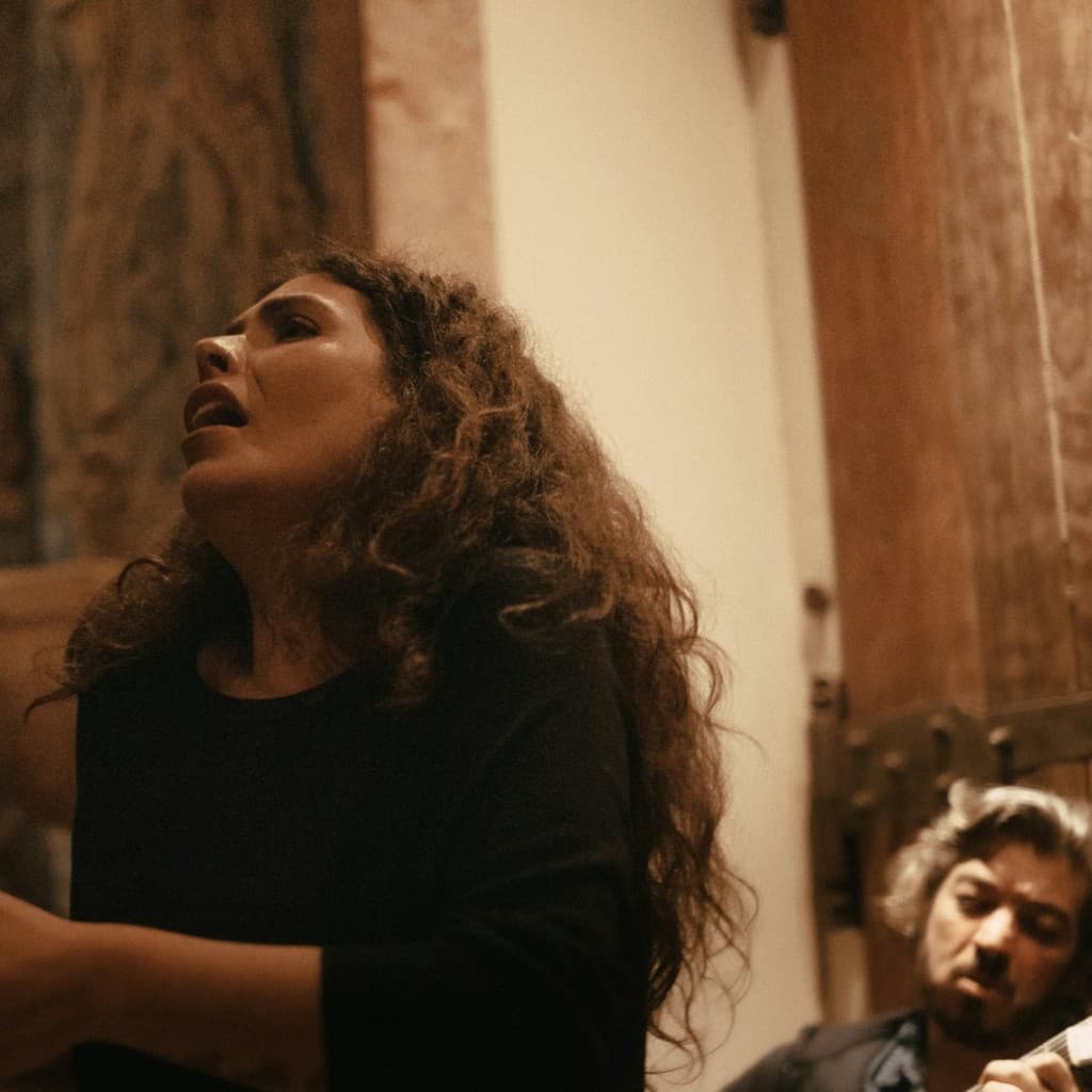 Lisbon: Midnight Fado Show at Mesa de Frades + Drink