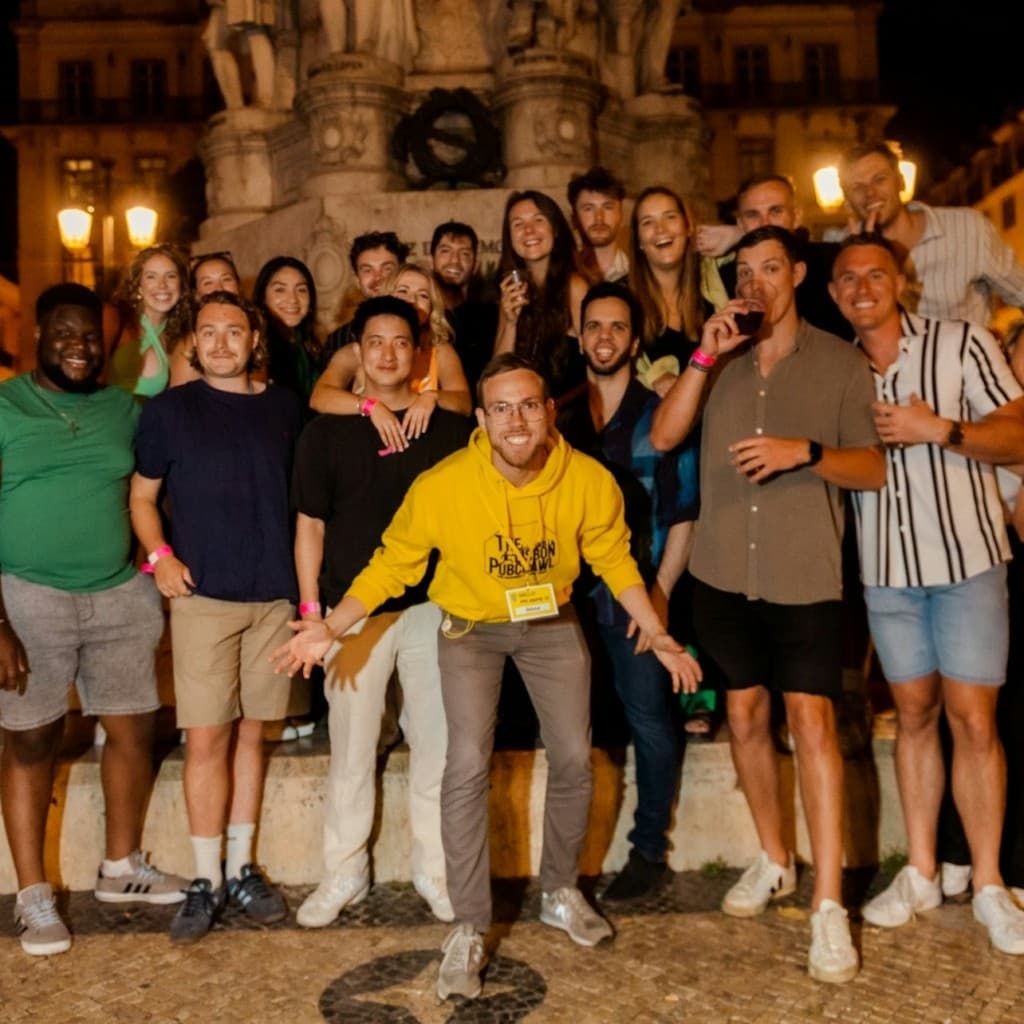 Lisbon: Pub Crawl with Open Bar, Shots, and VIP Club Entry - Legendary Pubcrawl