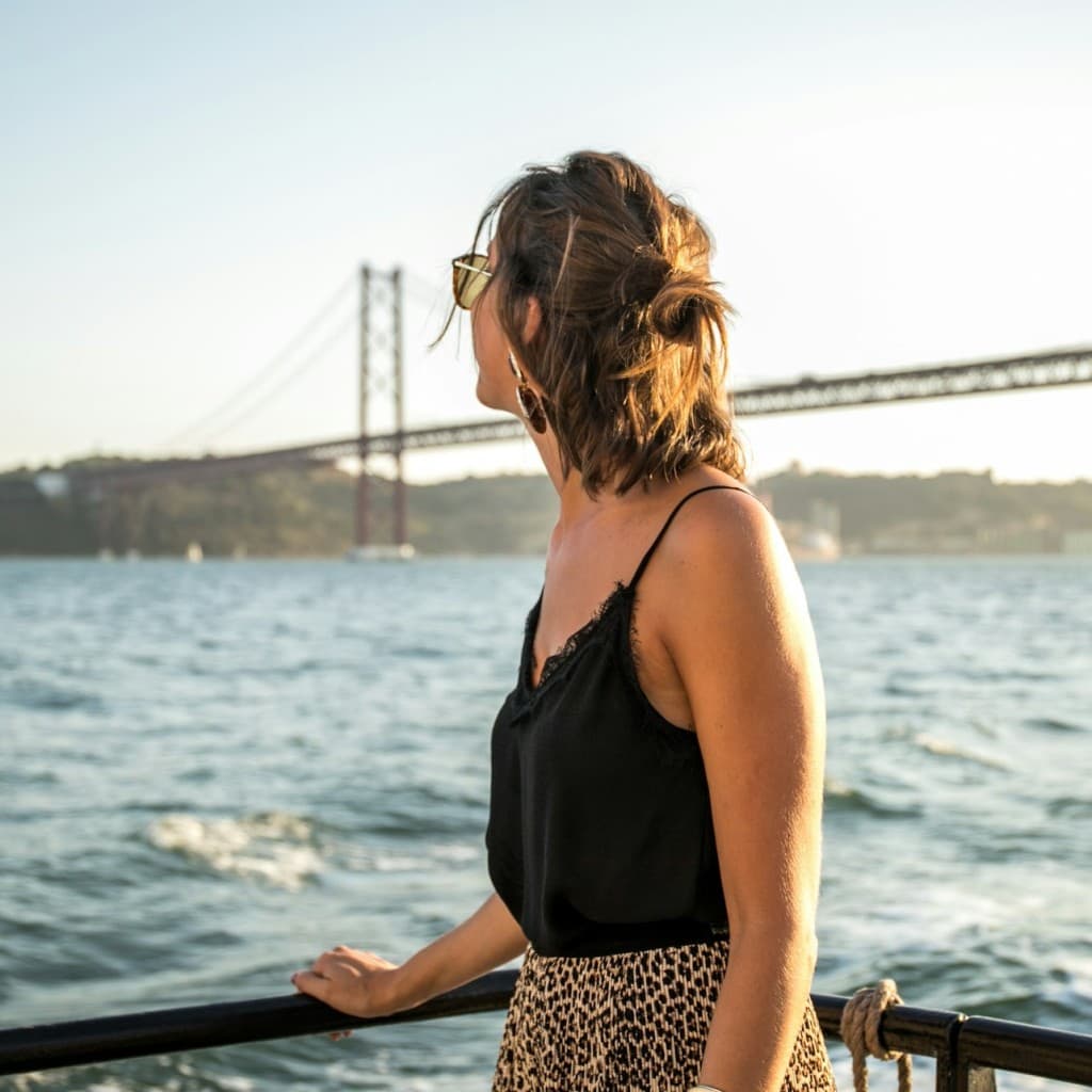 Lisbon: Tagus River Sunset Cruise + Live Music + Drink