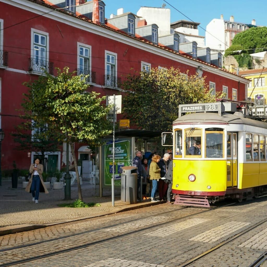 Lisbon: Tram 28 Ticket + 24-Hr Public Transport Pass