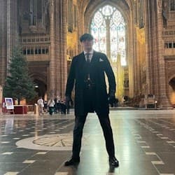 Liverpool: Guided Peaky Blinders Sites Tour + 48-Hr Hop-on Hop-off Bus Pass