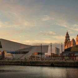 Liverpool: Rock 'n' Roll Walking Tour & Escape Game