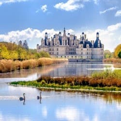 Loire Valley: Day Trip with Castle Entry + Wine Tasting