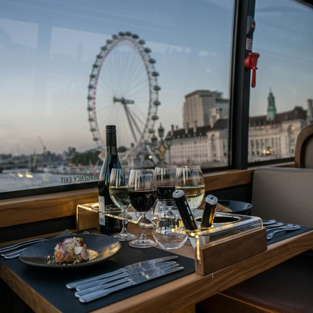 London: 6-Course Dinner on a Panaromic Bus Tour by Bustronome - Beverages Package