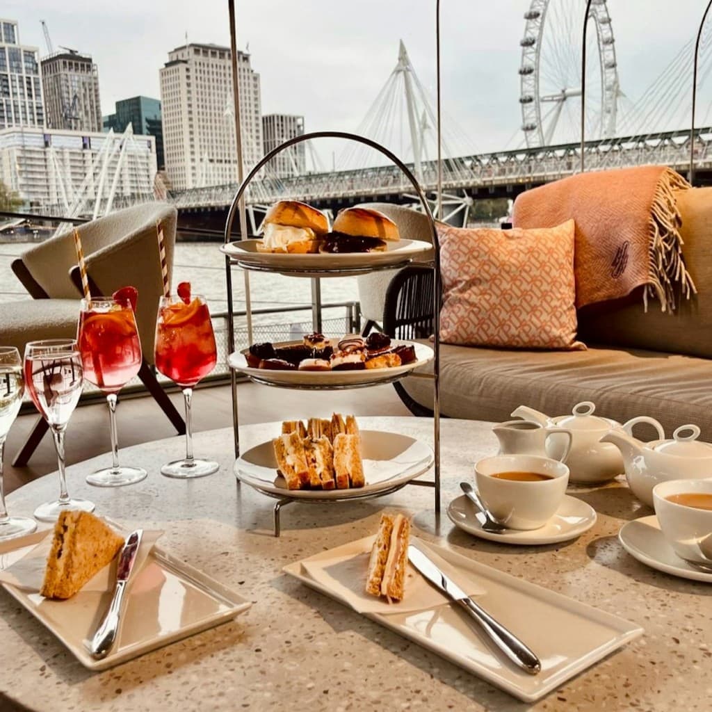 London: Afternoon Tea at Clipper Lounge