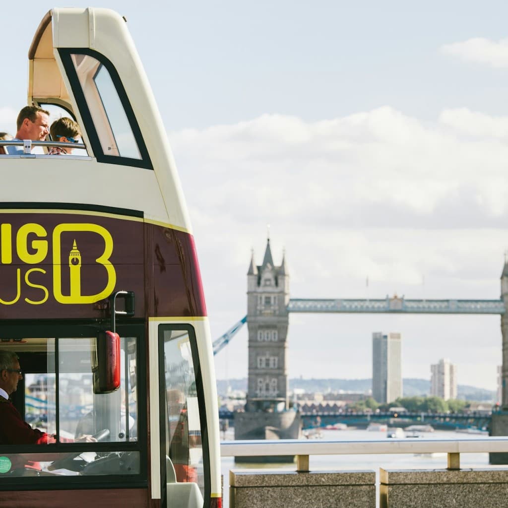 London: Big Bus Hop-on Hop-off Tour, Walking Tour & River Cruise - Premium Ticket