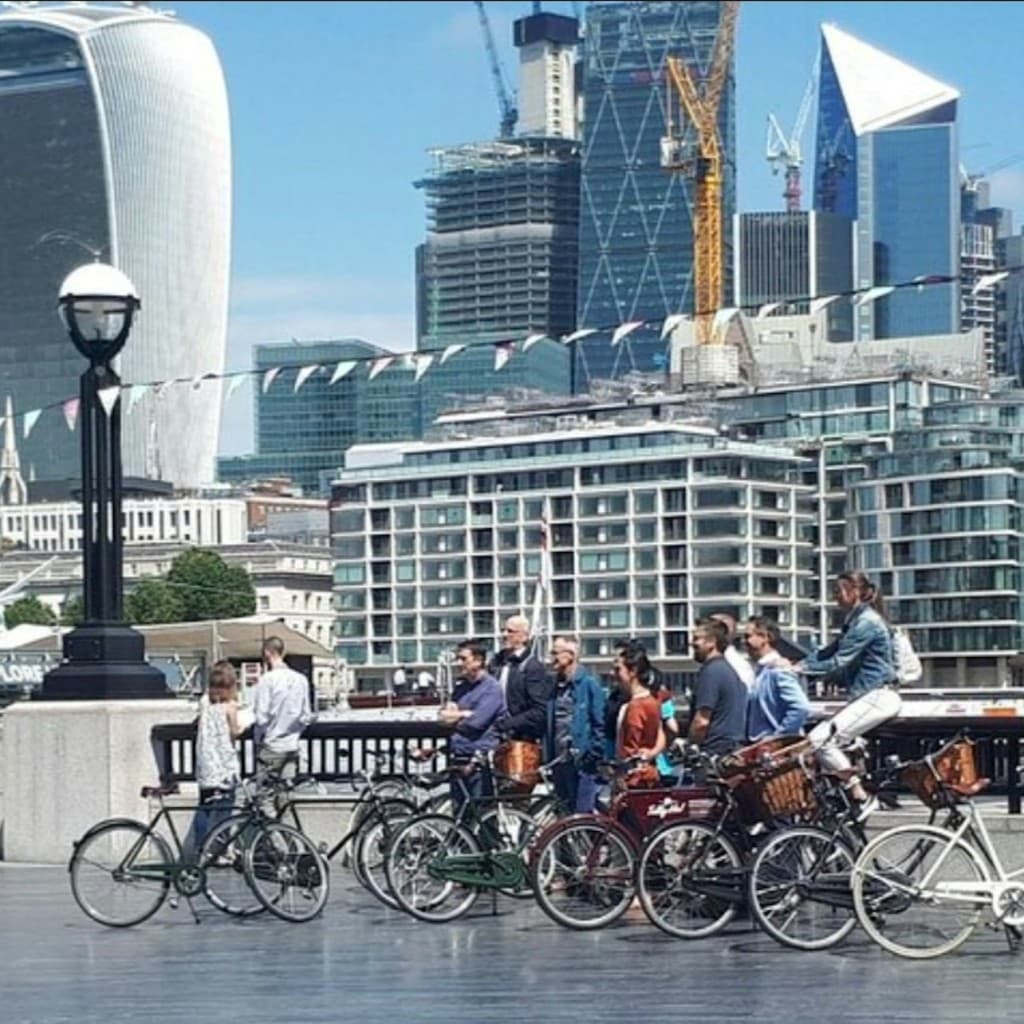 London: Bike Tour to Explore Hidden Gems