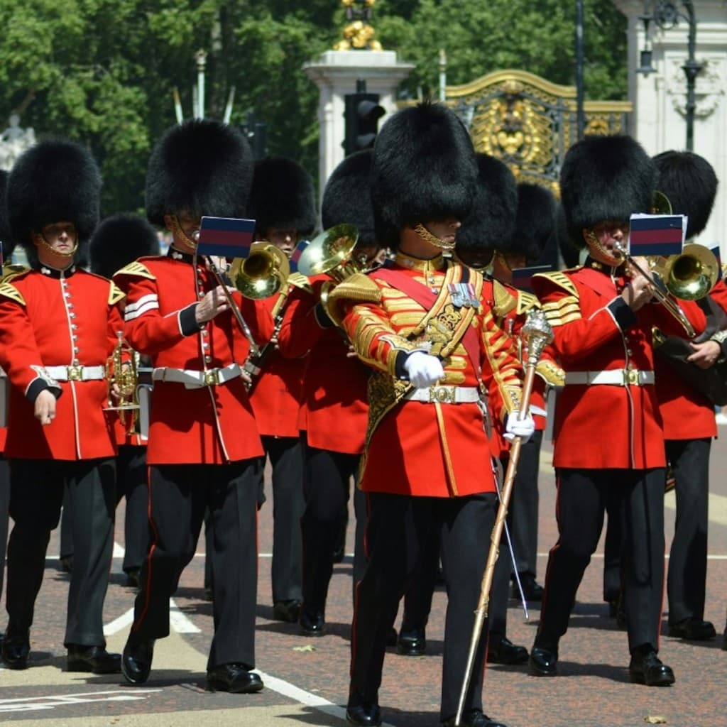 London: Changing of the Guard Walking Tour