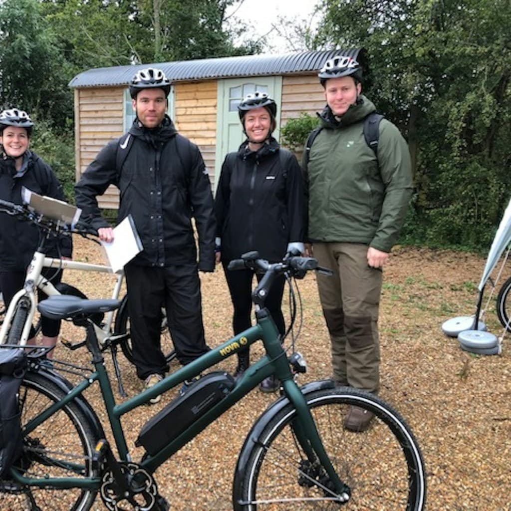 London: Electric Bike Rental with Self-Guided Vineyard Tour